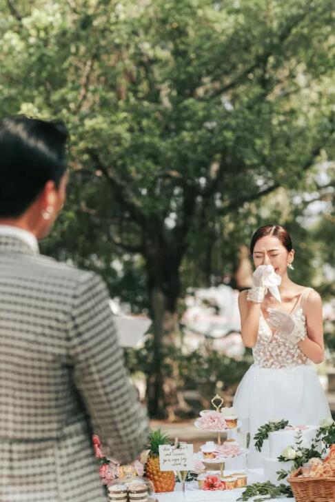 拍了16年婚纱照今天分享24种风格（8种超火爆婚纱照风格）(14)