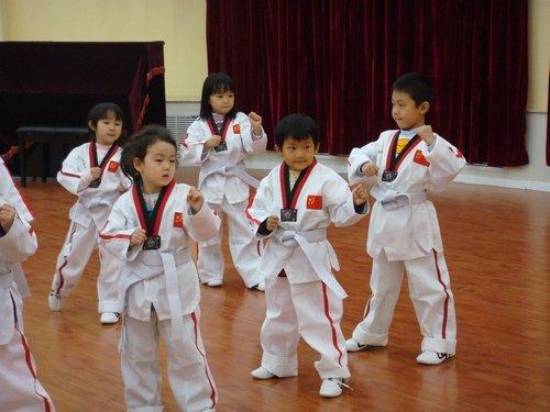 跆拳道对孩子学习有什么好处（孩子学习跆拳道的九大好处）(6)