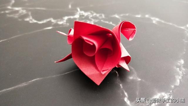 玫瑰花折纸教程来了你们喜欢吗（唯美玫瑰花图解）(23)
