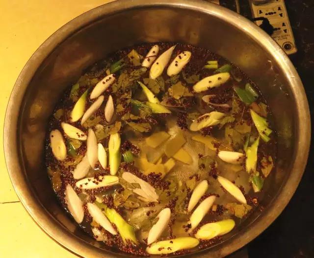 十种经典肉饺子馅调配方法（为你详解如何调出好吃的饺子馅）(6)
