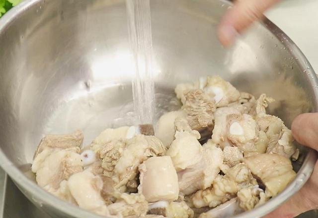 羊肉炖豆腐的家常做法是什么，羊肉各种绝配做法大全