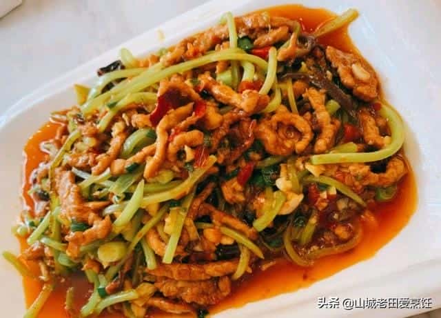 勾芡淀粉与水的比例（勾芡是什么意思）