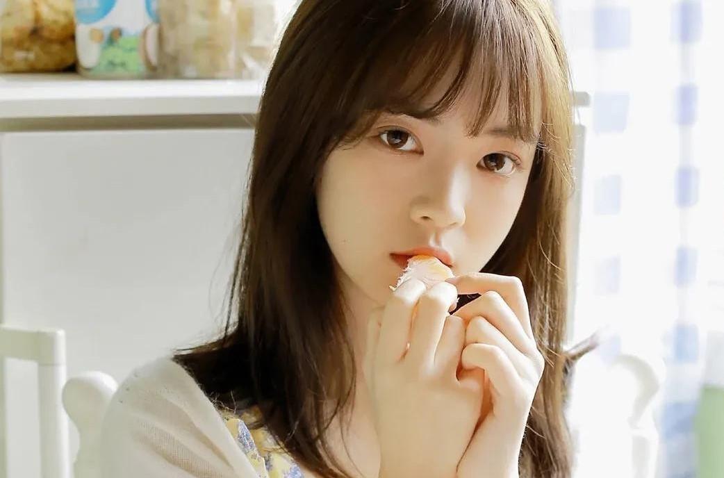 第一和陌生女生聊天开场白（和陌生女生第一次聊天怎么开头）