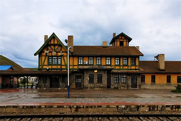 阿尔山自由行旅游攻略(去阿尔山旅游怎么玩比较划算)