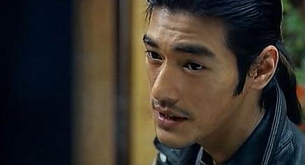 他们的“双眼皮”竟不是原装，原来功夫巨星和颜值男神也曾动过刀