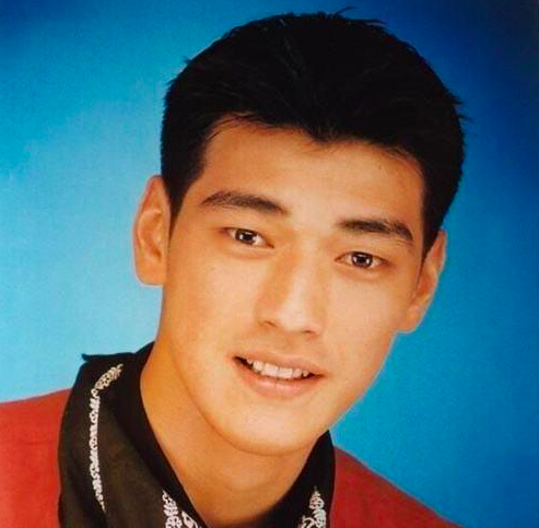他们的“双眼皮”竟不是原装，原来功夫巨星和颜值男神也曾动过刀