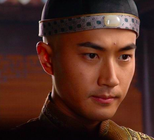 他们的“双眼皮”竟不是原装，原来功夫巨星和颜值男神也曾动过刀