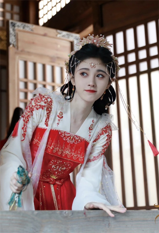 丑男当道，带资进组抢女主，气的沈腾当场发飙，国剧乱象该管管了