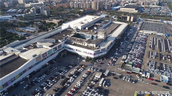5号停机坪快成巨型停车场，昔日这可是广州国际机场哦