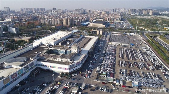 5号停机坪快成巨型停车场，昔日这可是广州国际机场哦