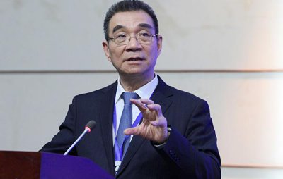 ​林毅夫：从台湾游泳偷回大陆，后在北大攻读经济学，只为国家进步