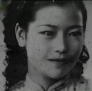 ​她是黄维妻子，出身大家且漂亮，养活一家五口，晚年生活令人唏嘘