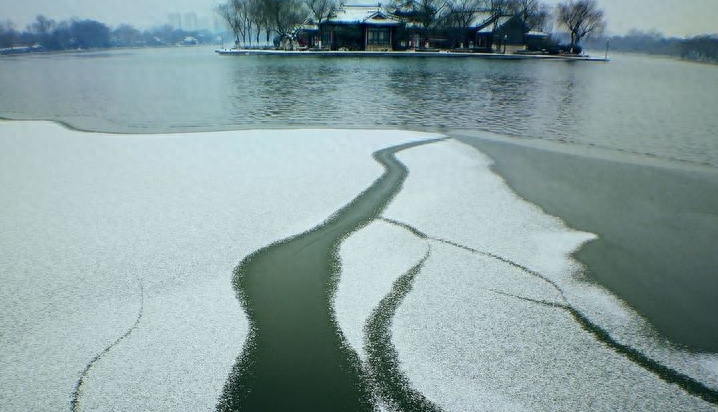 看泉城雪景读老舍《济南的冬天》，那感觉，太美了，自己体会