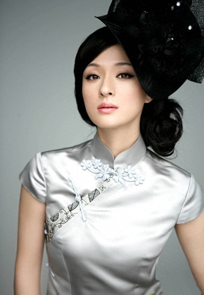 于越，《打狗棍》中热血爱国的戴若冰，充满正能量的魅力女神！