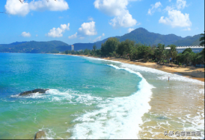 ​儿童水粉画教程《美丽的海滩》，漫步在沙滩上寻找贝壳