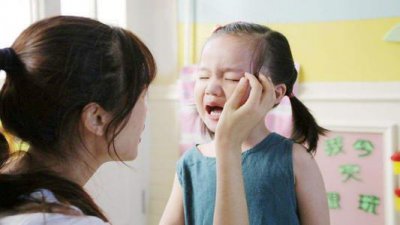 ​孩子哭着说“不想上幼儿园”，别打骂，试试这3个方法，亲测有效