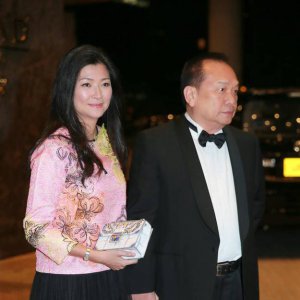 ​杨受成是谁 杨受成老婆