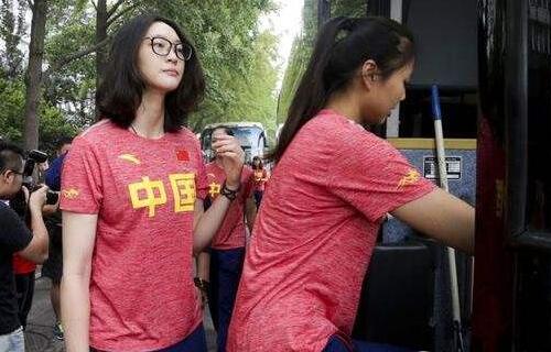 惠若琪撞脸傅园慧
