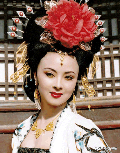 杨玉环的一生真实历史故事（正史还原杨贵妃真实的一生）-