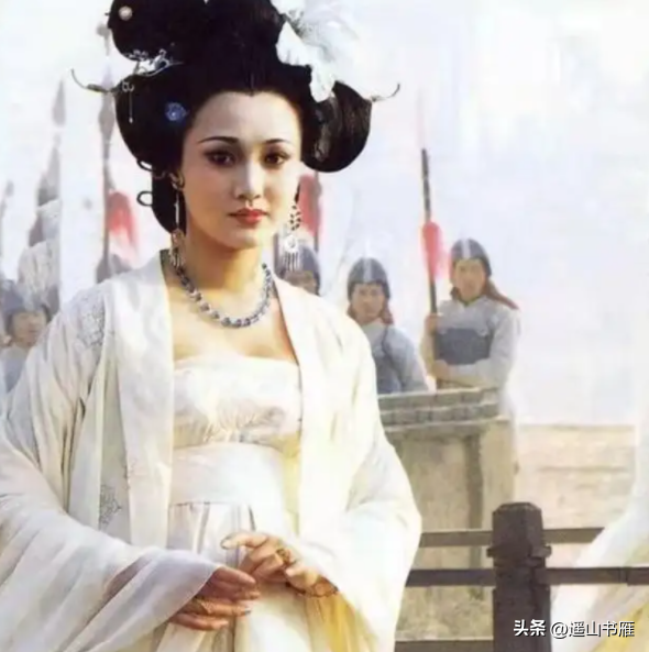 杨玉环的一生真实历史故事（正史还原杨贵妃真实的一生）-