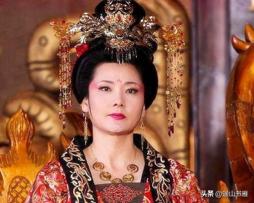 杨玉环的一生真实历史故事（正史还原杨贵妃真实的一生）-