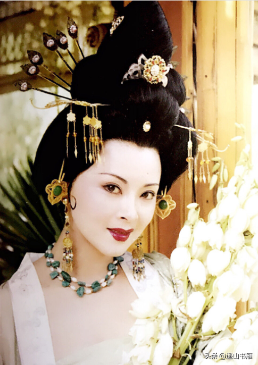 杨玉环的一生真实历史故事（正史还原杨贵妃真实的一生）-