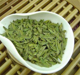 ​龙井的功效与作用（ 这些人不适合喝龙井）