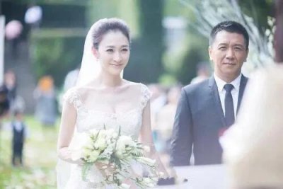 ​李小冉孙东海事件(被前任孙东海监控威胁4年，鄢颇因她被砍13刀)