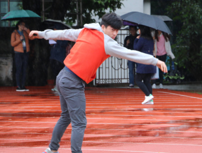 ​推铅球技巧教学（推铅球技术教学的步骤）
