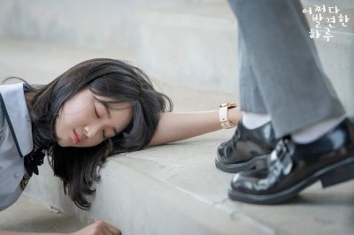 ​韩剧史上最惨女主角(女主三集才知自己是个群演，这韩剧大家看过没？)