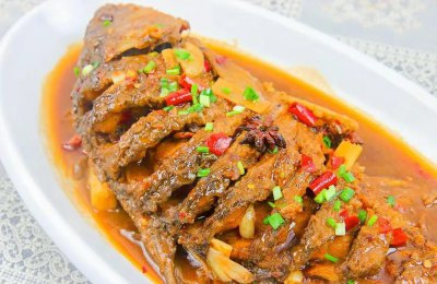 ​年夜饭美食教程：红烧鱼的做法及配料 ，团圆饭肯定用得上