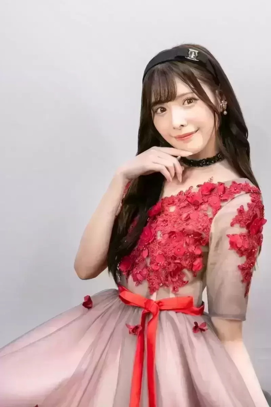 腿比人长的桥本有菜美图分享，业界第一大长腿!