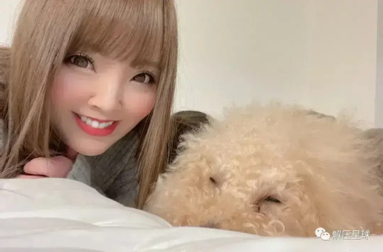 敢同欧美业界硬杠的田中瞳老师美图分享，暗黑界第一车灯！