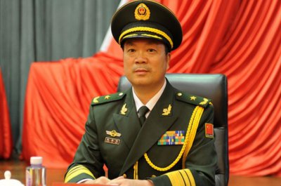 ​什么军衔的军官可以配枪? 什么级别军官可以带枪回家