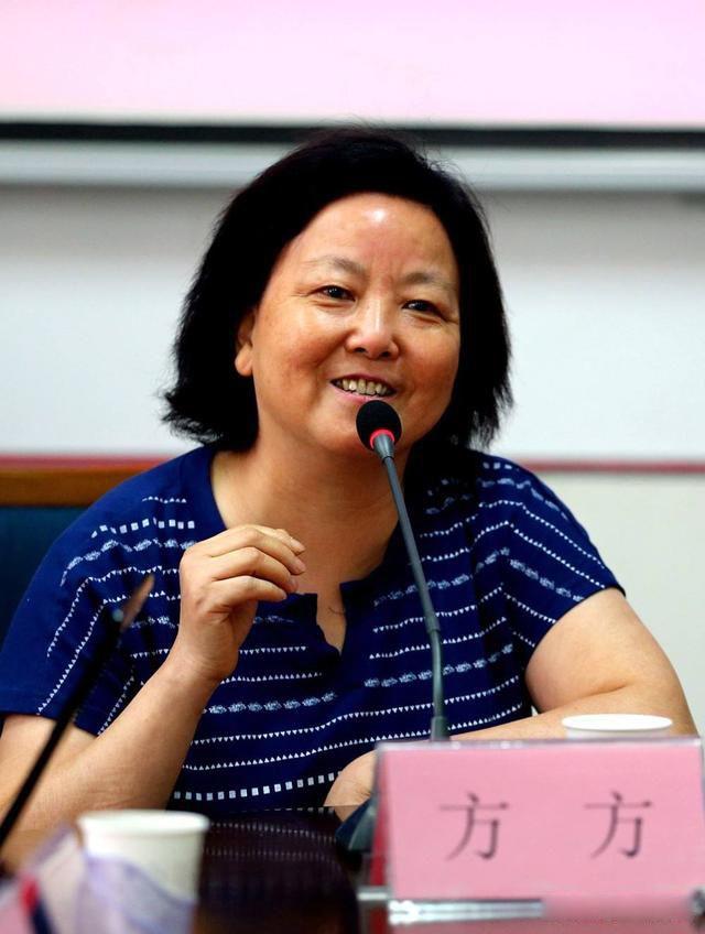 方方日记事件始末 一篇方方日记让她火了一把