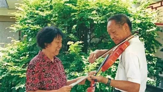 袁隆平现任妻子多少岁 袁隆平妻子邓则是什么地方人资料简介照片
