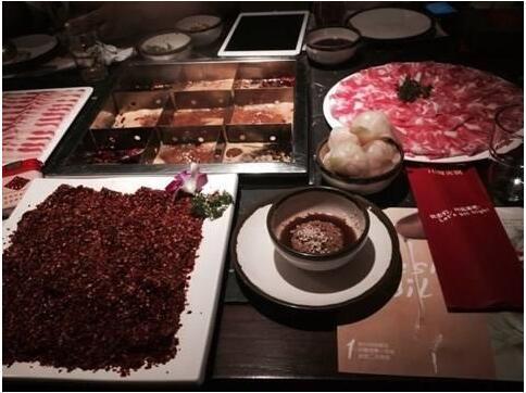 李小璐与邓家佳太像了她俩谁更好看 邓家佳开火锅店隐退了