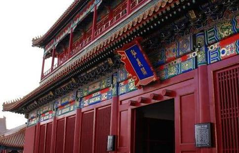 宗人府、内务府、詹事府都是分别负责干嘛的?这三府有什么区别?