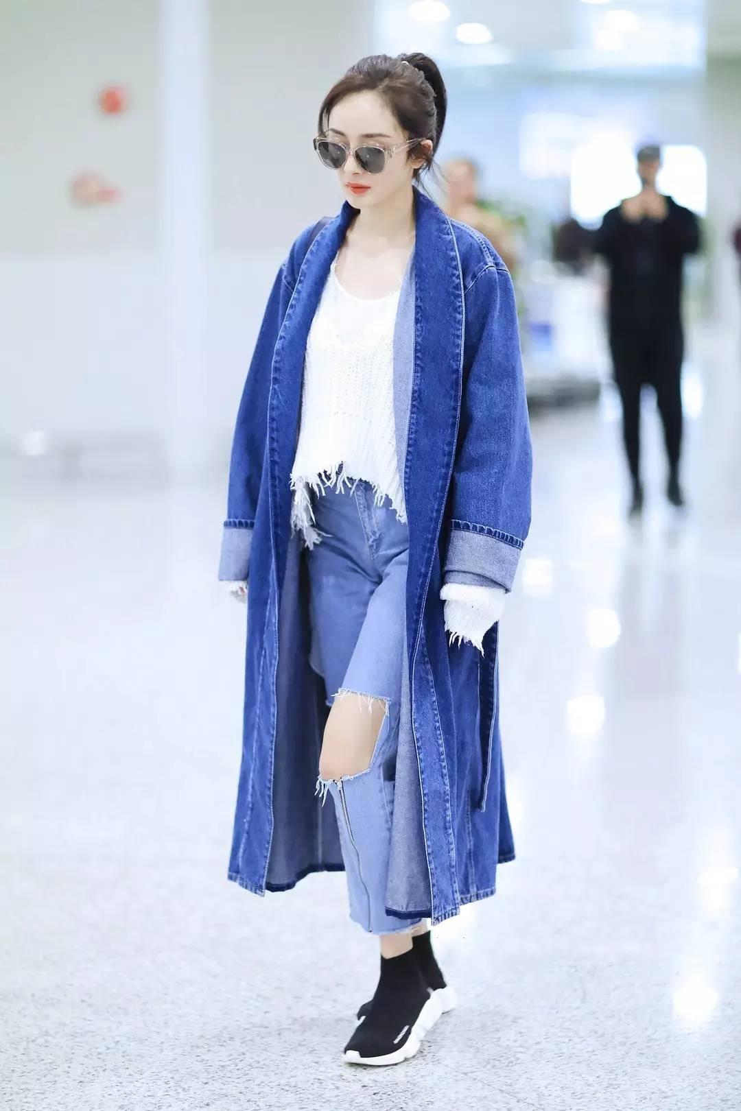 穿什么颜色的衣服显白 穿对肤色亮白一阶
