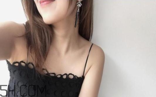 毛球耳环适合什么脸型 毛球耳环搭配什么衣服