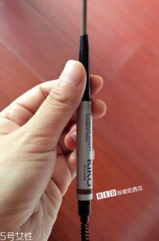 皮肤黑用什么眉笔？眉笔颜色不要太浅太红
