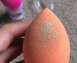 beauty blender美妆蛋和rt美妆蛋哪个好？