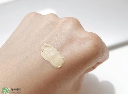 油痘皮用什么粉底液好 适合油痘皮的粉底液