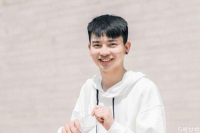 ​爱笑的男生性格怎么样呢 爱笑的男生喜欢什么样女生呢