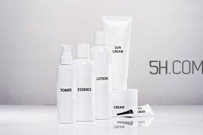 ​水乳防晒霜的正确顺序 水乳和防晒霜使用顺序