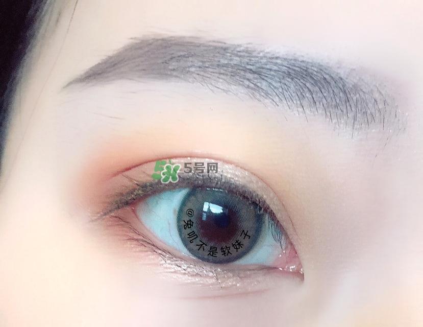没眼影怎么画眼妆 桃子汁眼妆画法