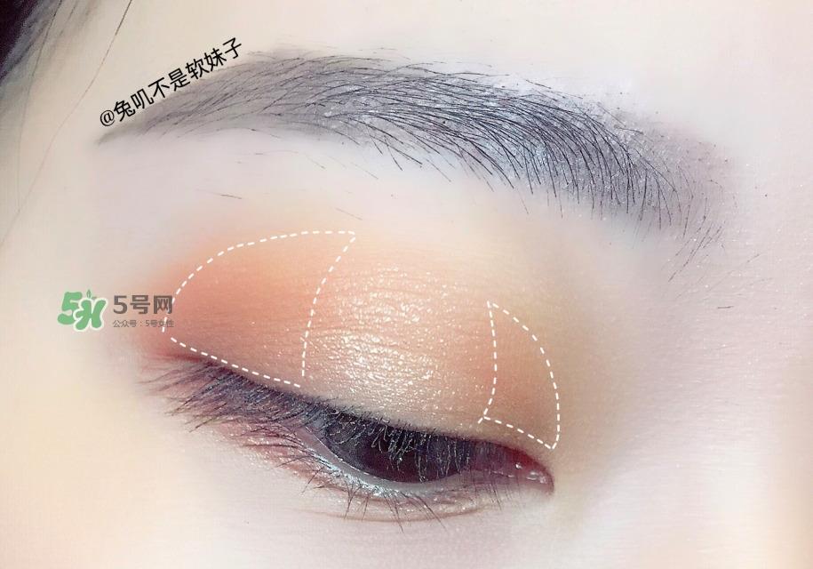 没眼影怎么画眼妆 桃子汁眼妆画法