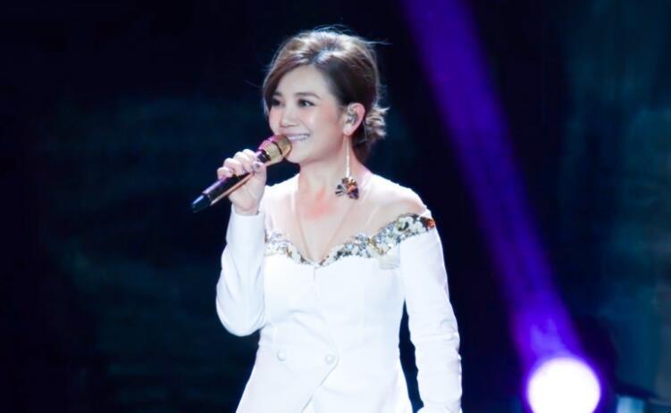 娱乐《属于》歌词是什么  1