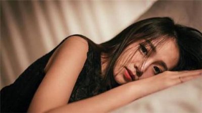 ​女生想和你亲密的暗示，不要错过机会