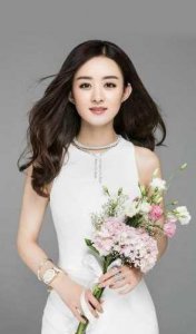 ​赵丽颖产后首现身，现出幸福肥，网友：太幸福了！
